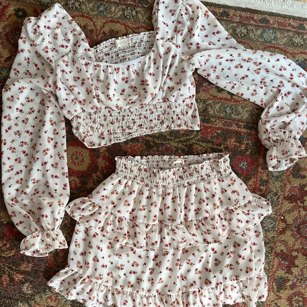 Like new !! Altar’d state set - Picture 2 of 4